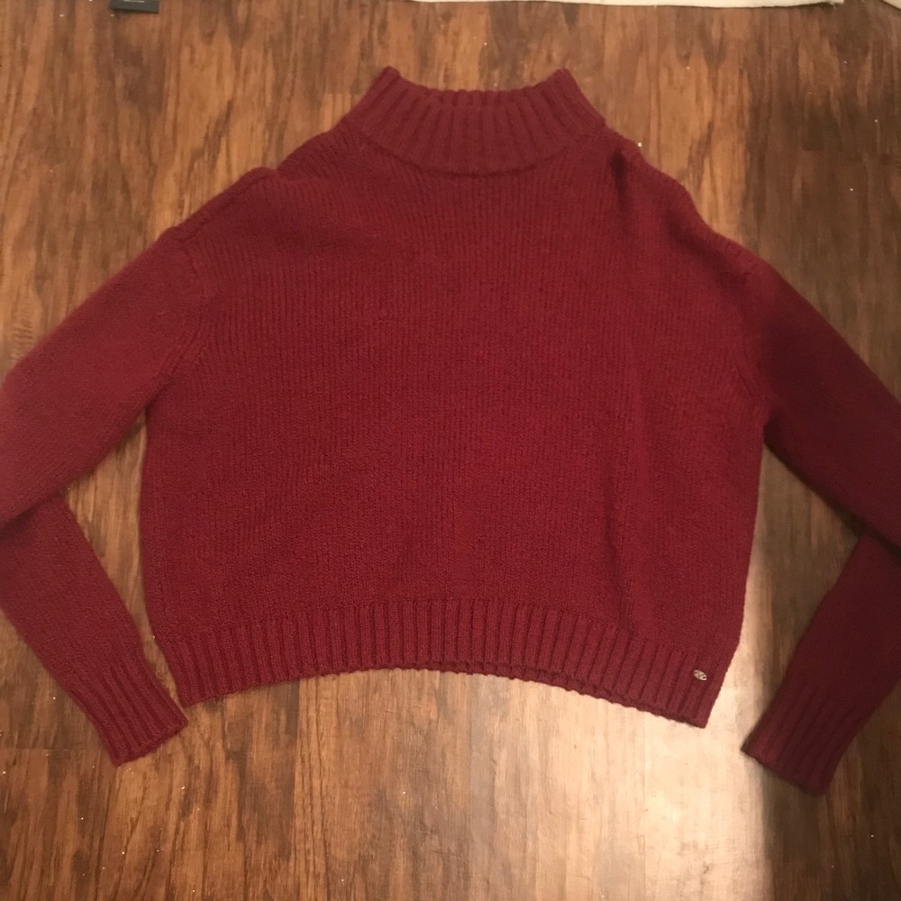 Maroon sweater
